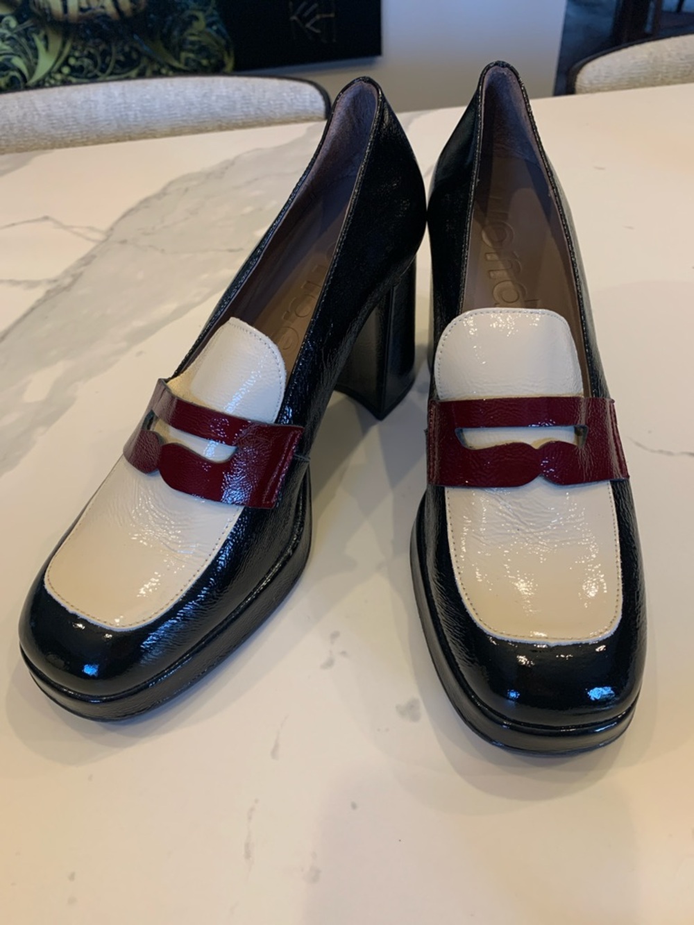 Stunning leather loafer shoes by Wonders - size 41 NWOT